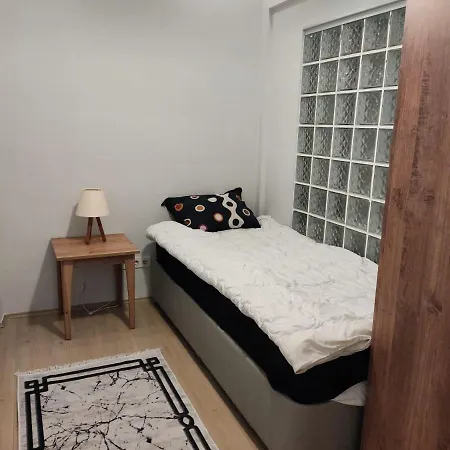 Oezyuerek'Ler 27 *